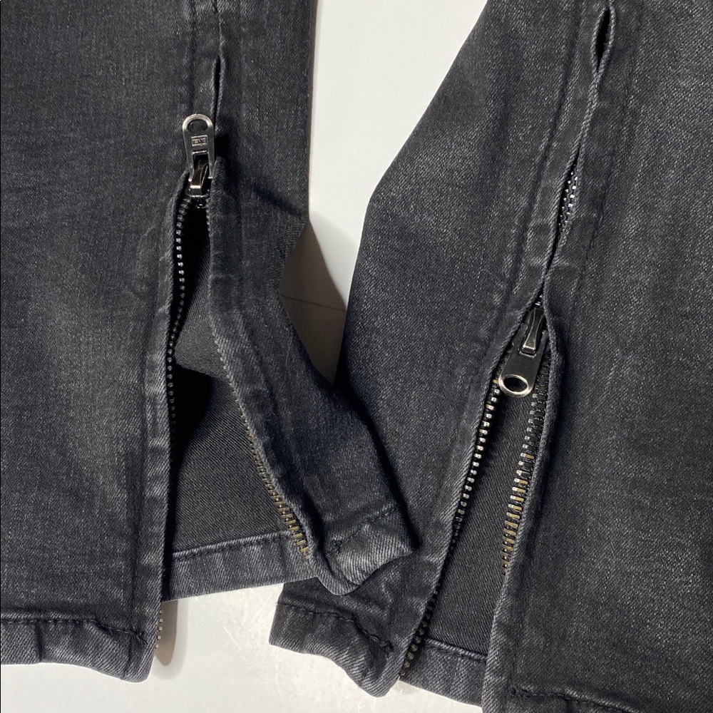 MNML Black Skinny’s - Picture 10 of 11